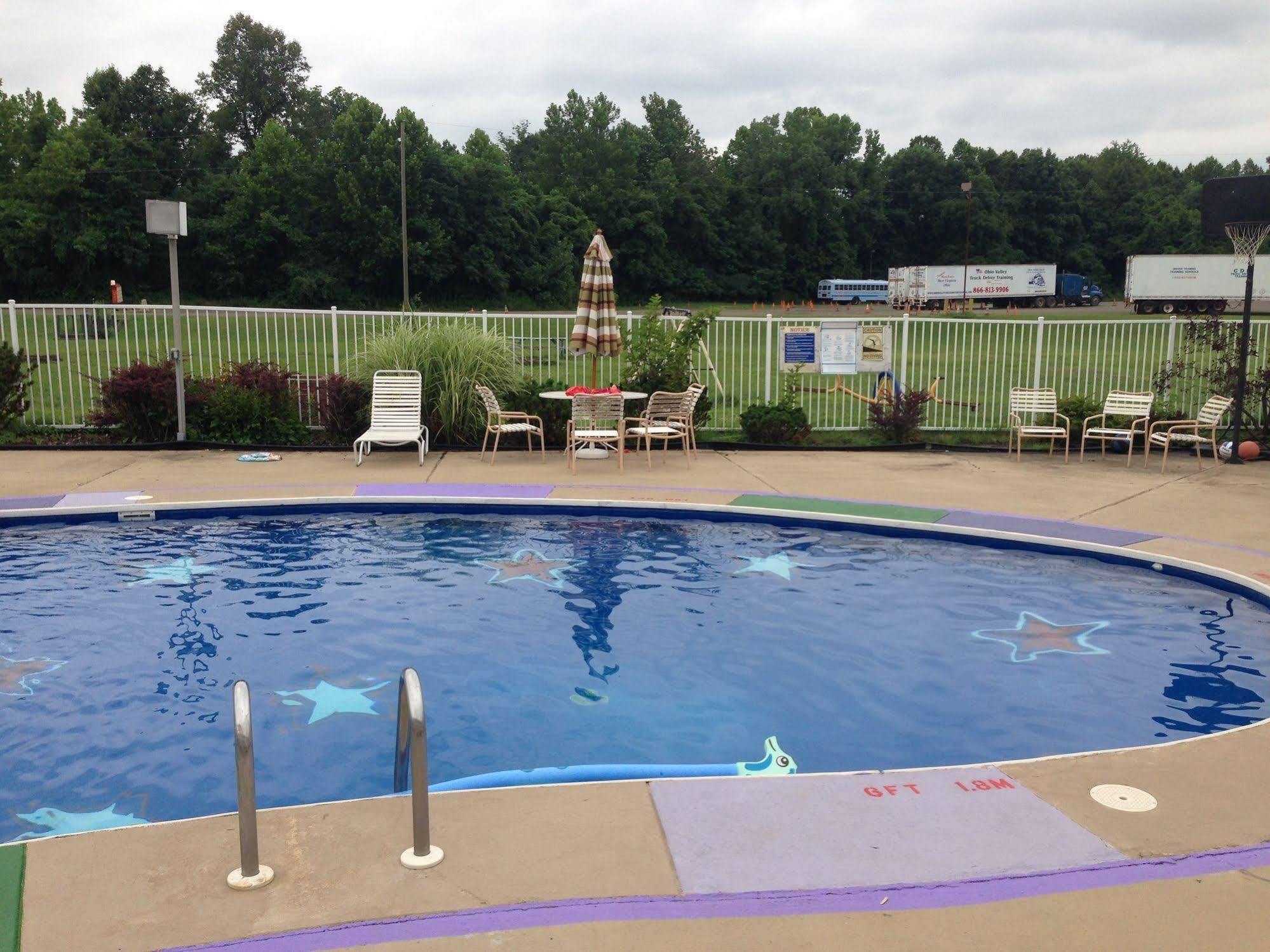 Motel 6 Williamstown, Wv Экстерьер фото